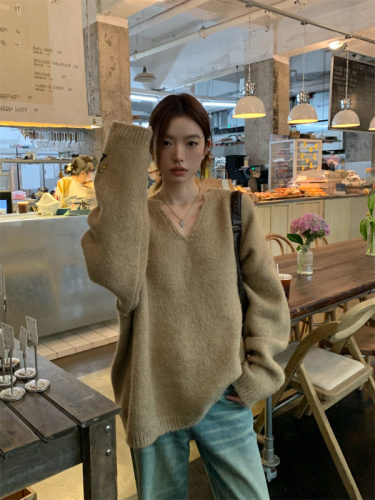 American retro lazy embroidered V-neck pullover long-sleeved sweater