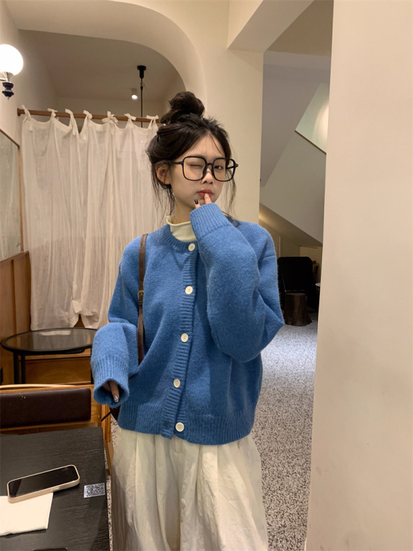 Sweet, soft and waxy sweater, round neck basic versatile wool sweater