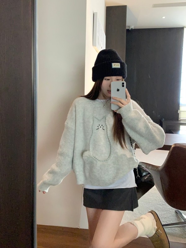 Cat pattern round neck gray sweater autumn and winter loose slimming knitted top for women