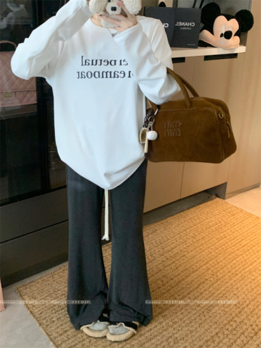 Printed white long-sleeved T-shirt for women in winter thickened inner layering shirt loose round neck American top