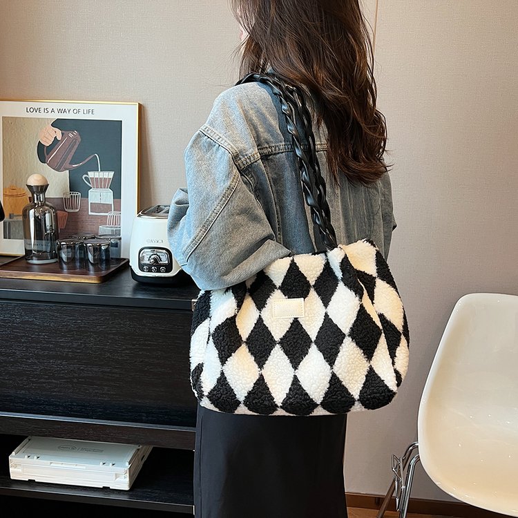 Bags for Women 2024 New Diamond Shape Lamb Plush Tote Bag One Shoulder Crossbody Large Capacity Handbag Furry Bag