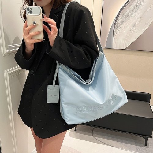 Simple, fashionable, casual shoulder, shoulder and armpit bag, sports, fitness, yoga, commuting, versatile backpack, women's shoulder bag