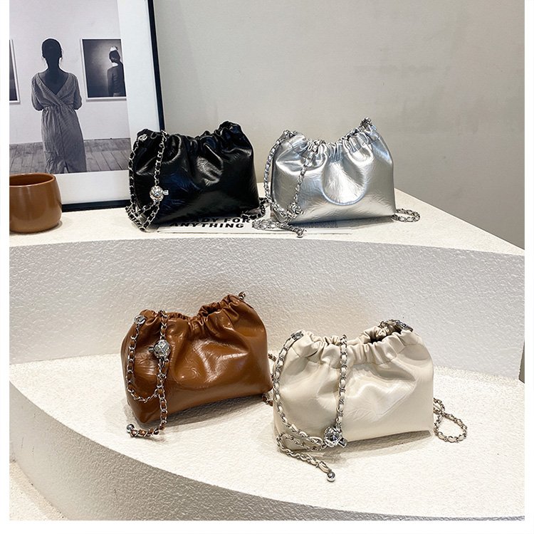 2024 New Trendy Fashion Niche Bucket Bag New Chinese Style Pearl Jewelry Women's Velvet Chain Shoulder Diagonal Women's Bag