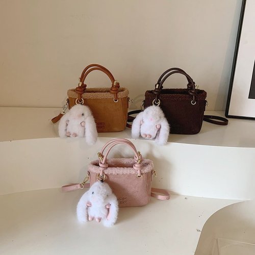 Fresh and Cute Plush Handbag Women's 2024 Autumn and Winter New Style Western Style Versatile Shoulder Bag High-end Crossbody Bag