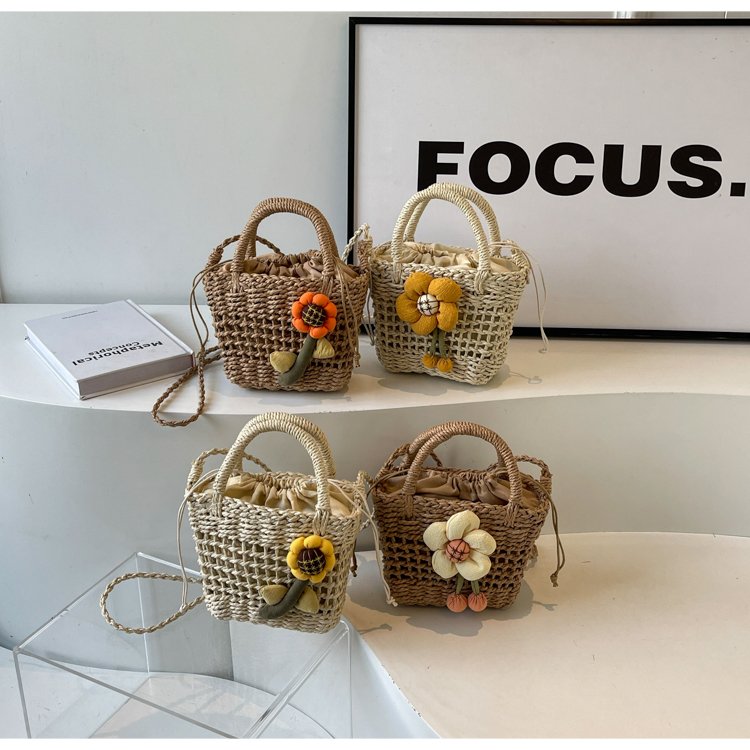 2024 New Casual Vacation Crossbody Bag Women's Niche Vegetable Basket Straw Bag Handbag Spring and Summer Senmeng