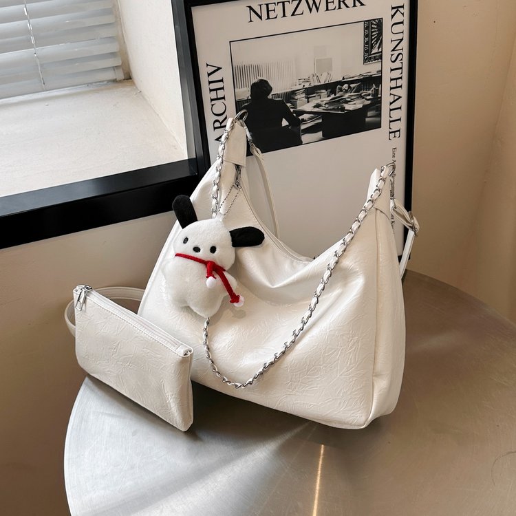 High-end chain shoulder underarm bag women's tote bag 2024 new fashion college student class commuting crossbody bag