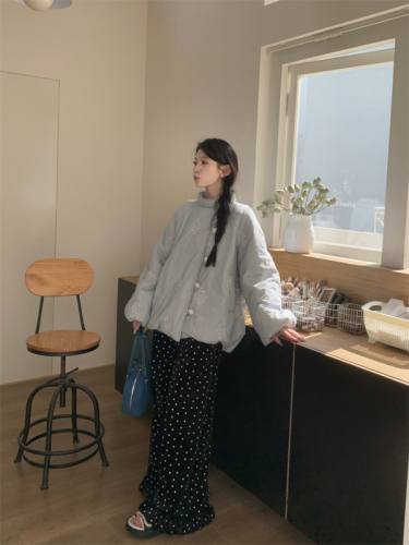 Gentle elastic stand-up collar, loose age-reducing embroidered bud cotton-padded jacket + velvet floral wide-leg pants suit