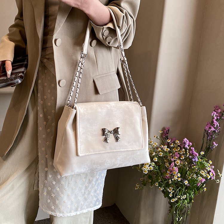 Cross-border large-capacity bag for women 2024 new style this year's popular tote bag, versatile texture chain shoulder commuter bag
