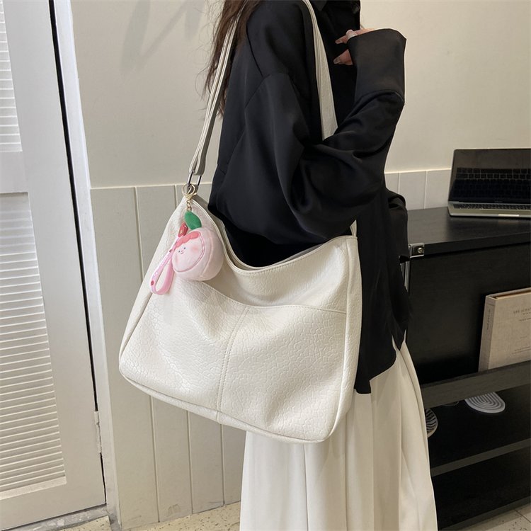 How many large-capacity bags are there? New fashionable shoulder crossbody bags, simple and personalized bucket bags that are popular this year