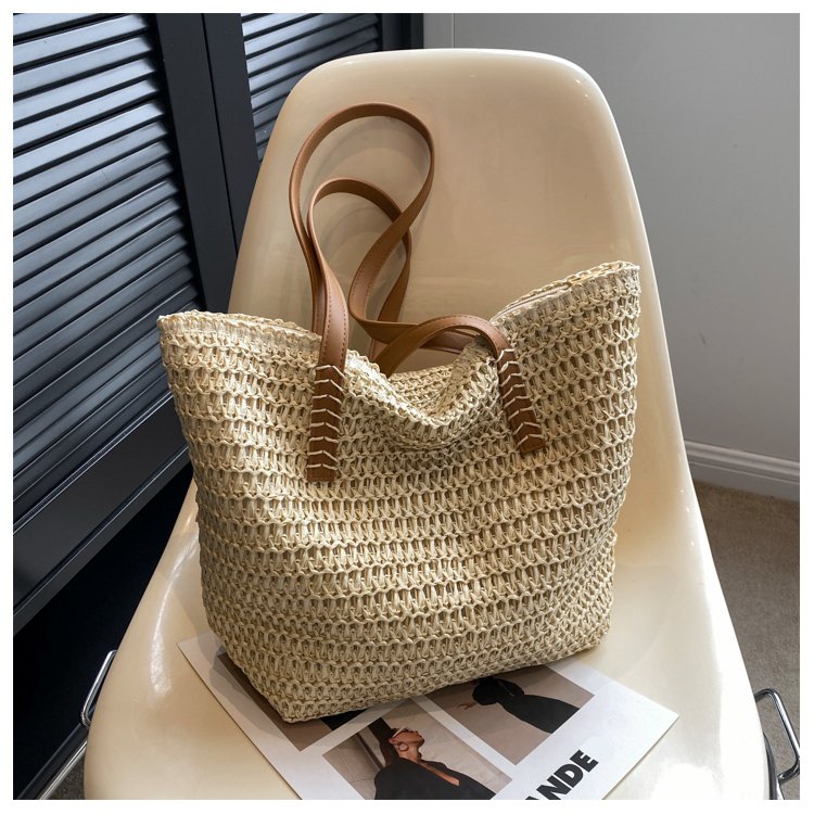 Summer large-capacity straw bag for women 2024 new style commuter shoulder bag seaside beach woven tote bag