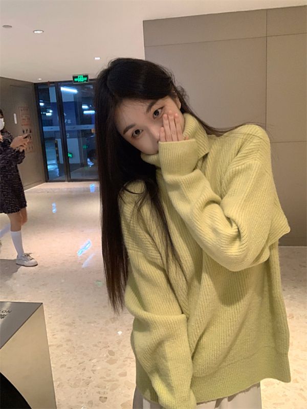 Gentle and lazy turtleneck solid color thickened sweater worn inside and outside