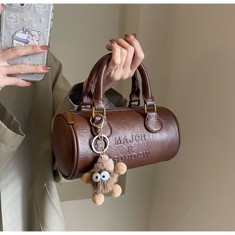 Retro niche design bag new winter simple fashion portable crossbody bag simple retro shoulder bag