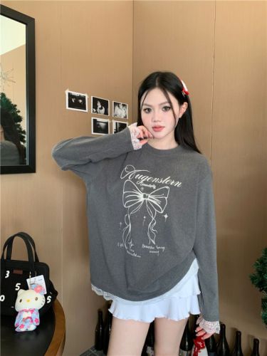 Wide and versatile loose bow printed brushed patchwork lace inner and outer top