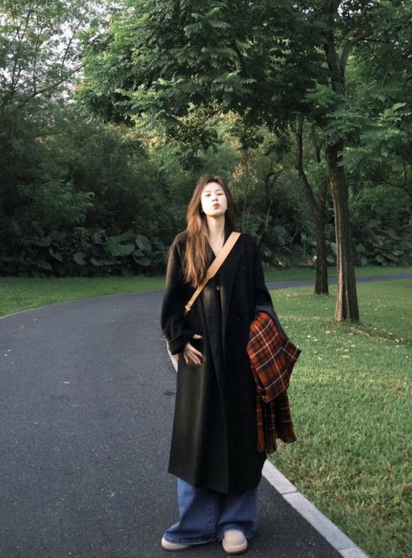 Black cashmere coat for small women in winter new high-end Korean wool woolen coat