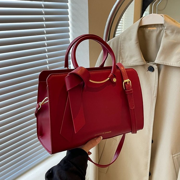 Wedding bag, high-end bag, women's new crossbody bag, large capacity commuting red wedding bride handheld shoulder bag