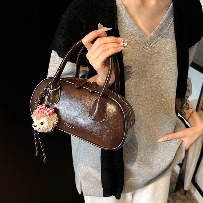 Retro bowling bag, large-capacity commuter bag, autumn and winter fashionable shoulder bag, high-end crossbody bag, Boston bag