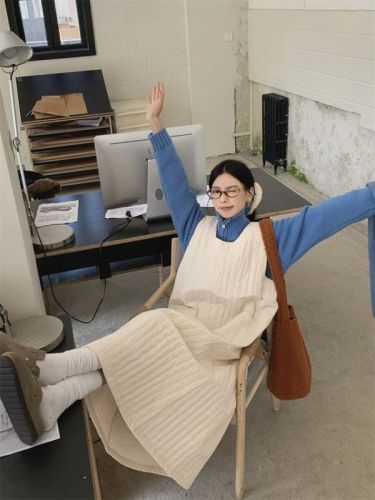 Autumn and winter quilted round-neck vest dress thickened and warm layered vest dress + stand-collar blue sweater suit