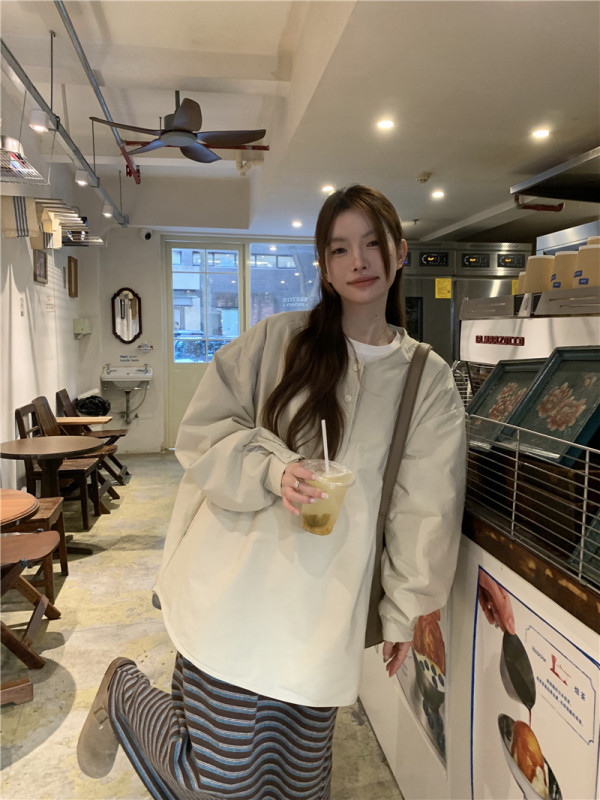 Autumn and winter Korean style loose and lazy round neck cotton coat + casual striped skirt