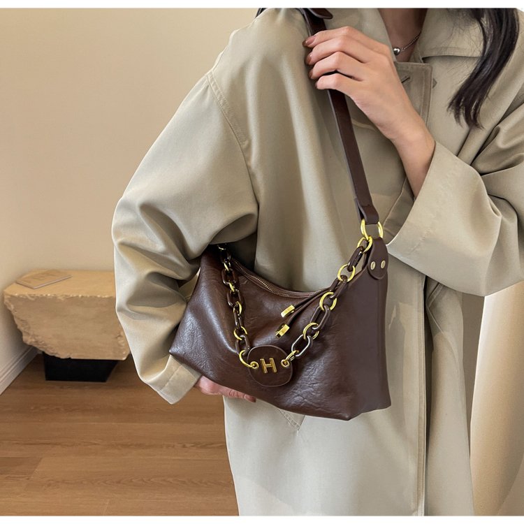 Women's bags 2024 new fashion armpit bag retro texture shoulder bag commuter crossbody bag