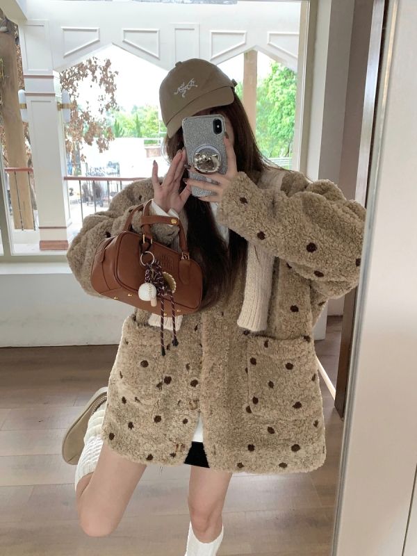 Lamb wool coat, loose, lazy and warm, polka dot contrasting color cardigan coat