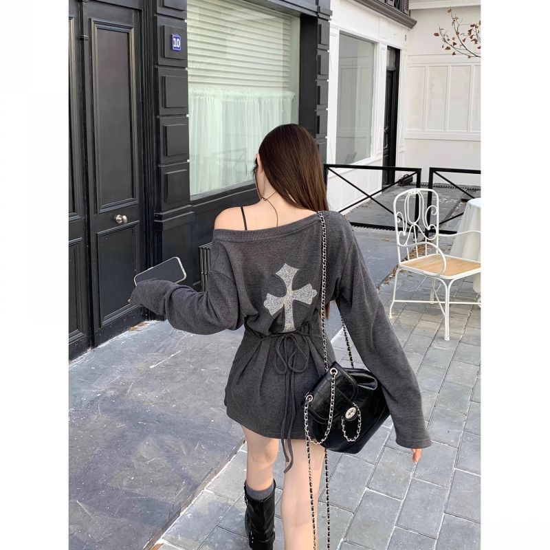 Temperament V-neck gray dress for women in autumn, small A-line skirt, slim strappy short skirt