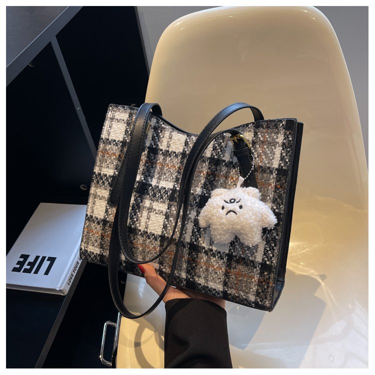 Cross-border tote bag women's autumn and winter new canvas plaid pu stitching shoulder bag European and American retro trend crossbody bag