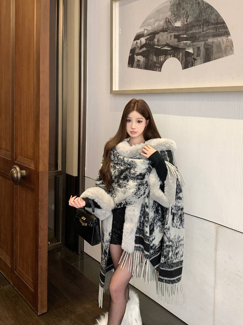 Actual shot of ink imitation mink fur hooded tassel warm cape jacket