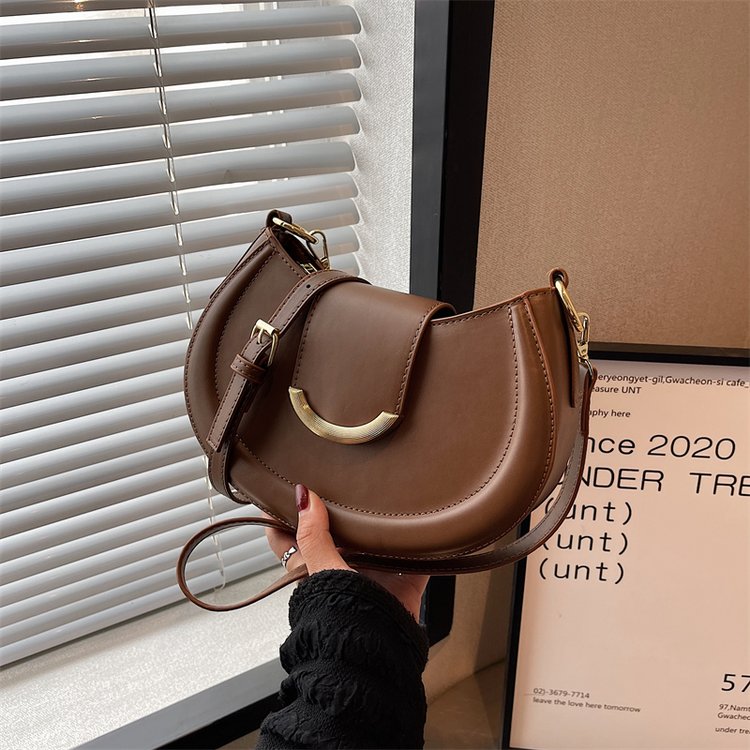 Retro bag women's 2024 new trendy autumn fashion texture single shoulder armpit bag solid color high-end crossbody saddle bag