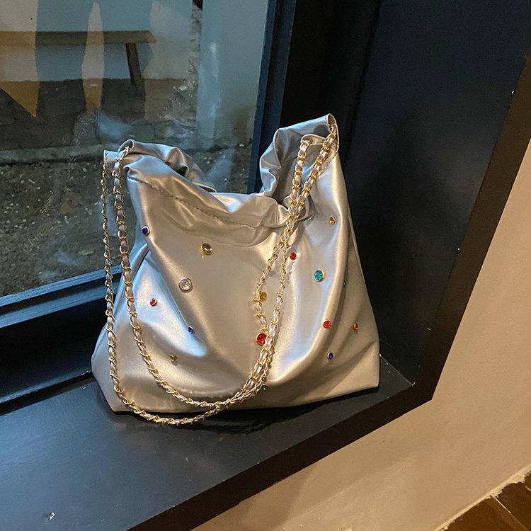 Niche design bucket bag Korean style new chain bag cute diamond shoulder bag versatile women’s crossbody bag