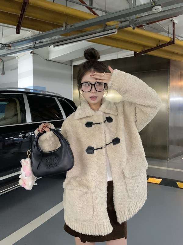 Big and slim~furry buckle thickened fur all-in-one imitation lambswool jacket