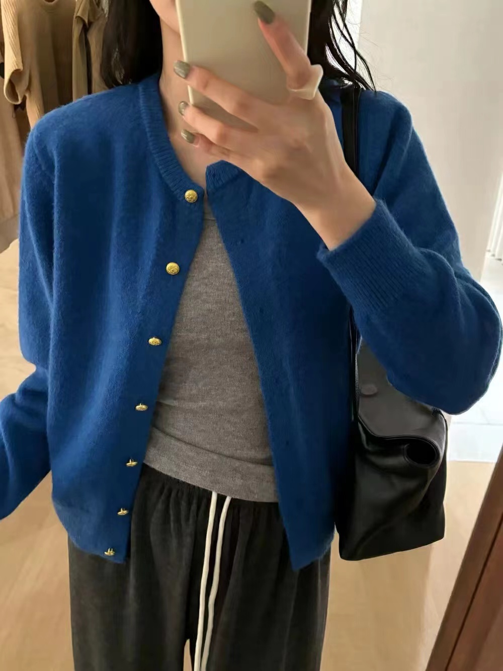 2024 new autumn Korean style simple basic furry gold buckle design round neck knitted cardigan for women