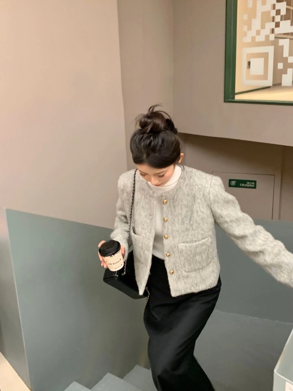Gray small fragrant style short coat for women in autumn and winter new style fashionable foreign style daughter-in-law style outer top