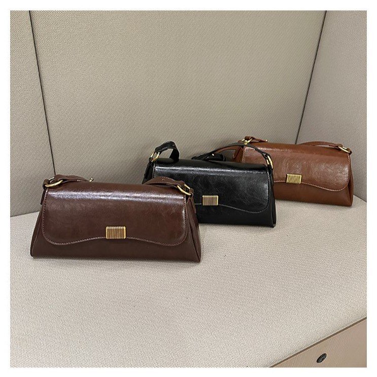 Niche high-end bag women's 2024 spring new fashion retro shoulder armpit bag versatile cross-body baguette bag