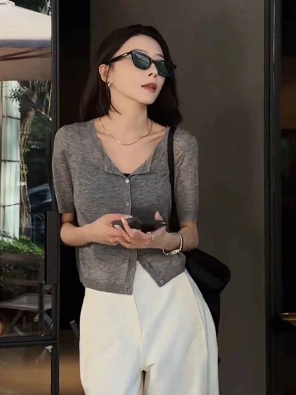 Ice silk knitted short-sleeved cardigan thin women's 2024 new summer fashion foreign style age-reducing high-end knitted top