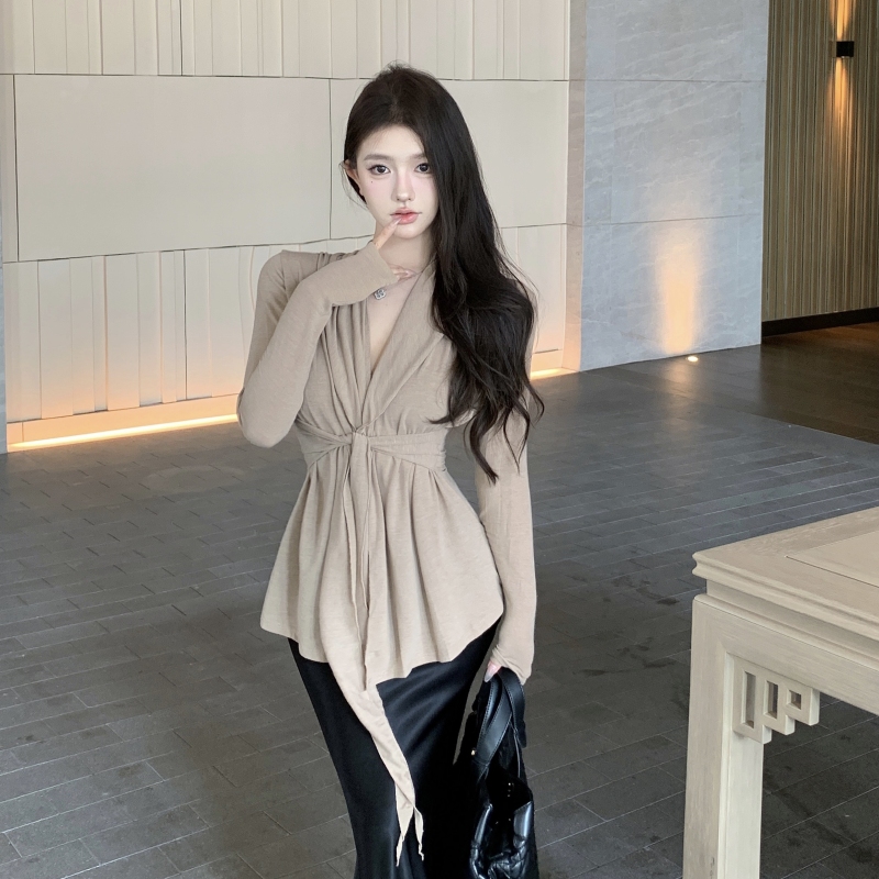 Real shot of tie-tied long-sleeved cardigan, lazy style knitted jacket, windbreaker, loose and slim