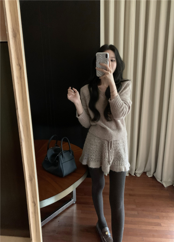 Niche design suit V-neck wool sweater + skirt suit