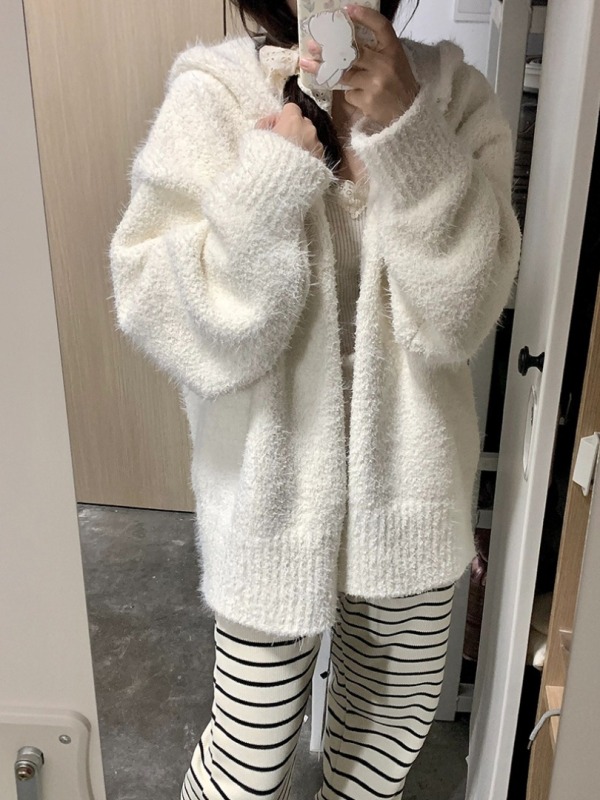 Japanese cardigan sweater for women in autumn and winter loose and lazy style soft and waxy thick imitation mink velvet slim sweater jacket trendy