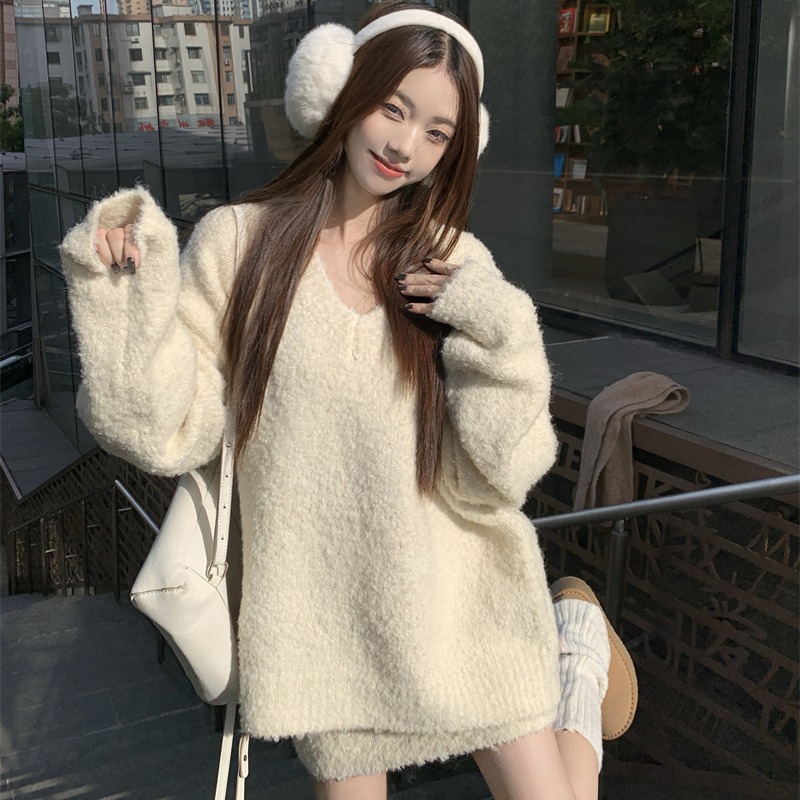 Actual shot ~ New style of knitted suit for women in autumn and winter with a complete set of fashionable and elegant high-end two-piece suit