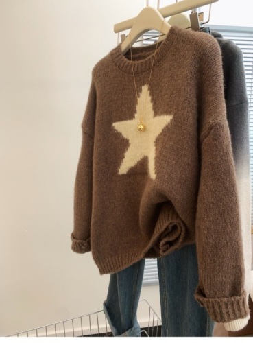 Retro Maillard coffee color pullover sweater for women in autumn and winter thickened raccoon velvet lazy bottoming sweater top