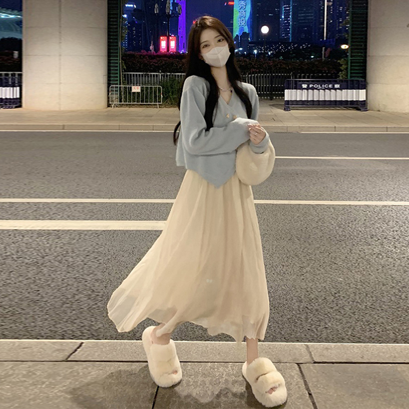 Gentle breast style French dress for tea break, two-piece suit, beautiful long skirt, spring dress, new style for women