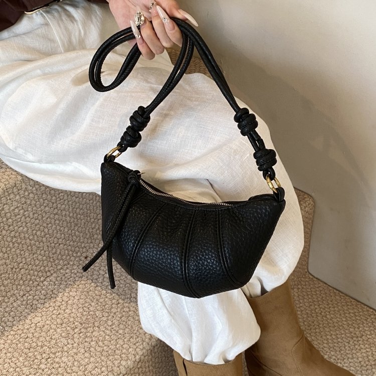 This year's popular super popular small bag women's 2024 new autumn and winter retro versatile crossbody bag mini croissant bag