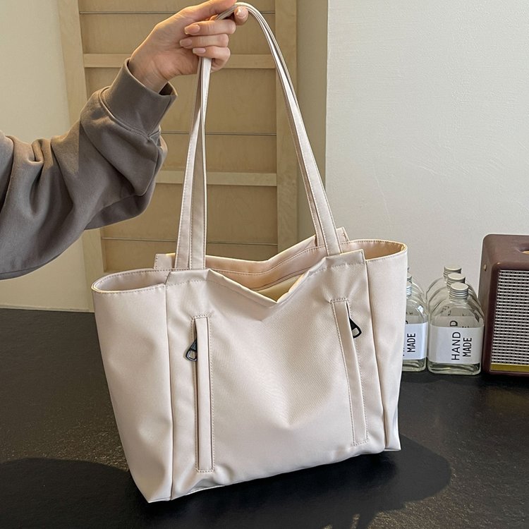 Tote bag for women 2024 new large-capacity casual handbag, versatile work waterproof commuting nylon cloth shoulder bag