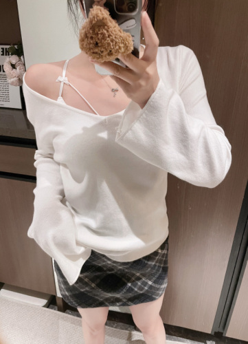 Comfortable and slimming V-neck long-sleeved versatile knitted top