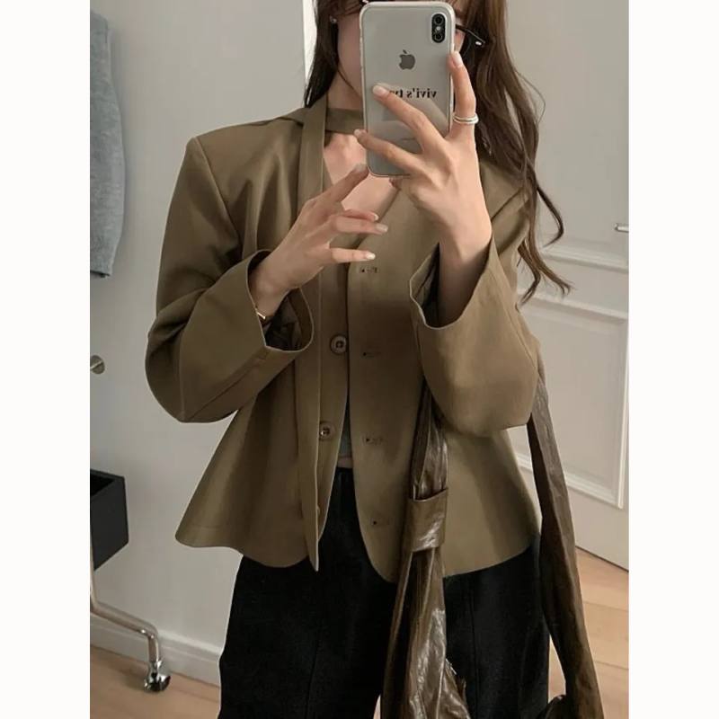 2024 Early Autumn Korean style versatile French niche temperament simple with streamers V-neck short blazer top