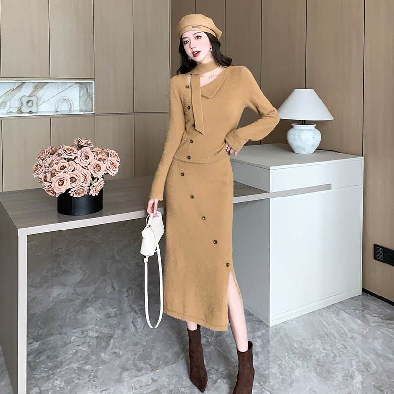 Xiaoxiangfeng knitted suit for women 2024 autumn and winter new style high-end sweater skirt temperament two-piece set to reduce age