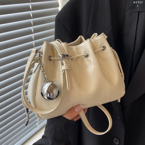 Korean style hand-drawn drool bucket bag for women 2024 summer versatile shoulder underarm bag niche design texture crossbody bag