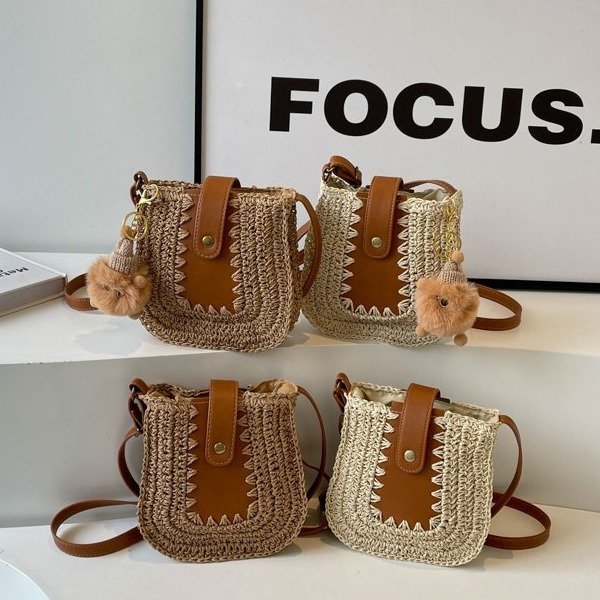 Bohemian ethnic style woven bag for women 2024 new straw bag beach vacation shoulder crossbody mobile phone bag