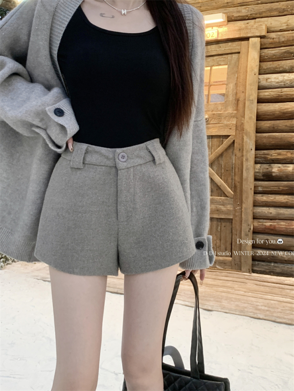 Gray high-waisted woolen suit shorts for women in autumn and winter, loose slimming and thickened a-line shorts for small people