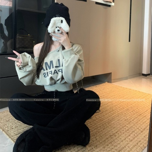 Hot girl's slope-neck letter-printed long-sleeved sweatshirt, off-shoulder short style, loose and chic top, fashionable