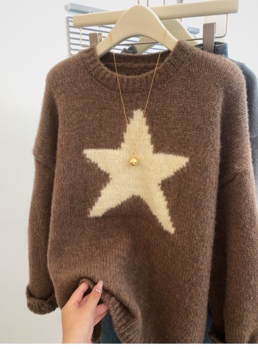 Retro Maillard coffee color pullover sweater for women in autumn and winter thickened raccoon velvet lazy bottoming sweater top